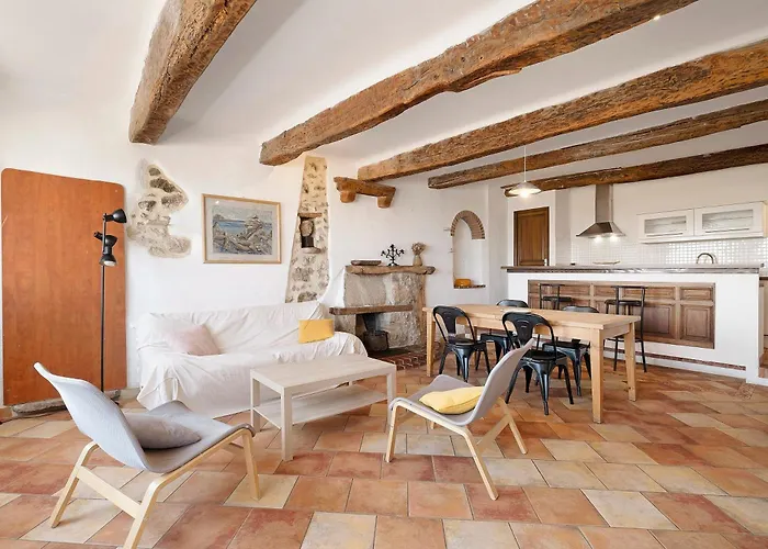 Cottage In Village Provencal Azur