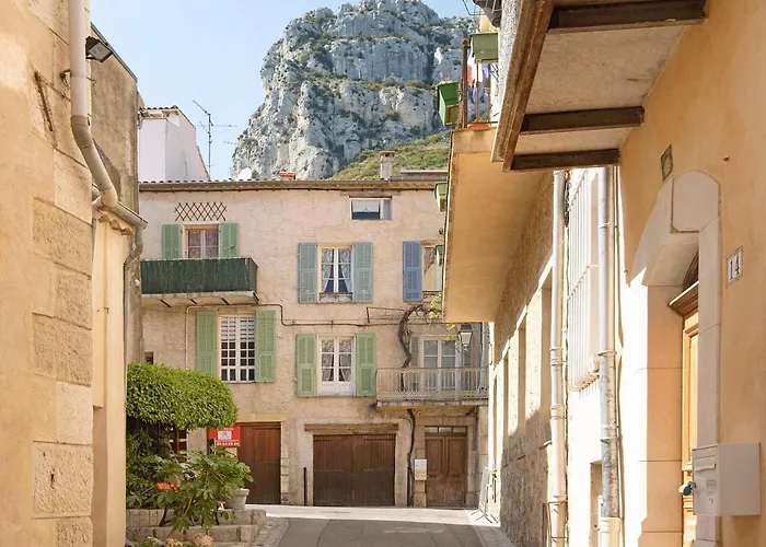Cottage In Village Provencal Azur
